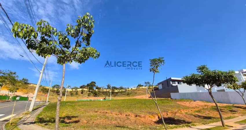 Oportunidade única: dois terrenos juntos, medindo 663,00 m² no estrela alta.