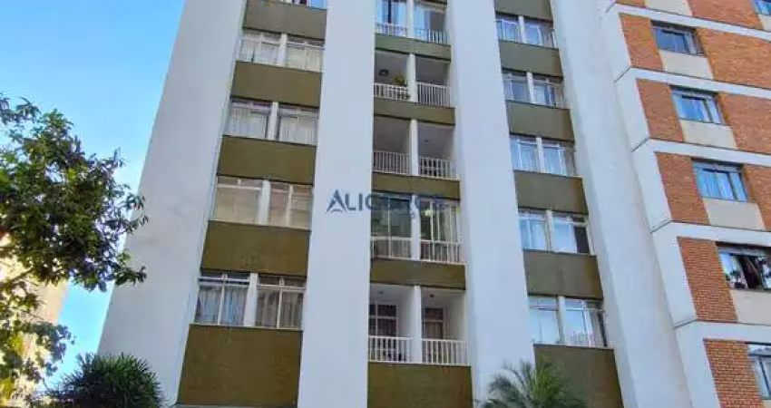 Apartamento com 03 quartos, garagem e elevador no centro.