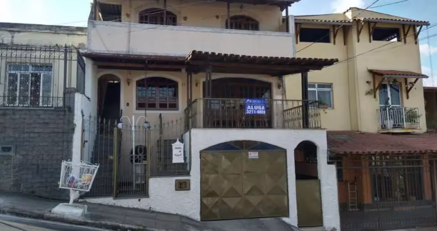 Casa com 3 quartos para alugar na Rua Manoel de Castro Lessa, Eldorado, Juiz de Fora