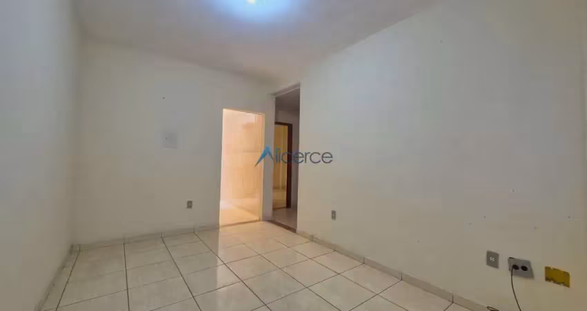 Apartamento térreo com 2 quartos na Rua Raimundo Cravo Bairro Parque Independência