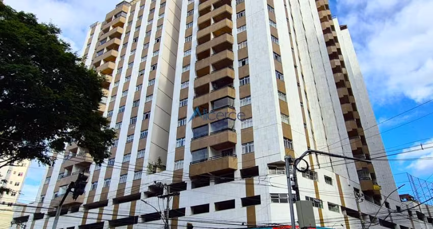 Apartamento com 03 quartos, com garagem e elevador em São Mateus.