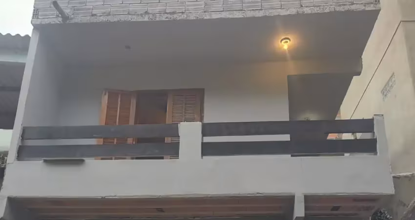 Casa de vila duplex com 2 quartos, garagem, quintal em muriqui
