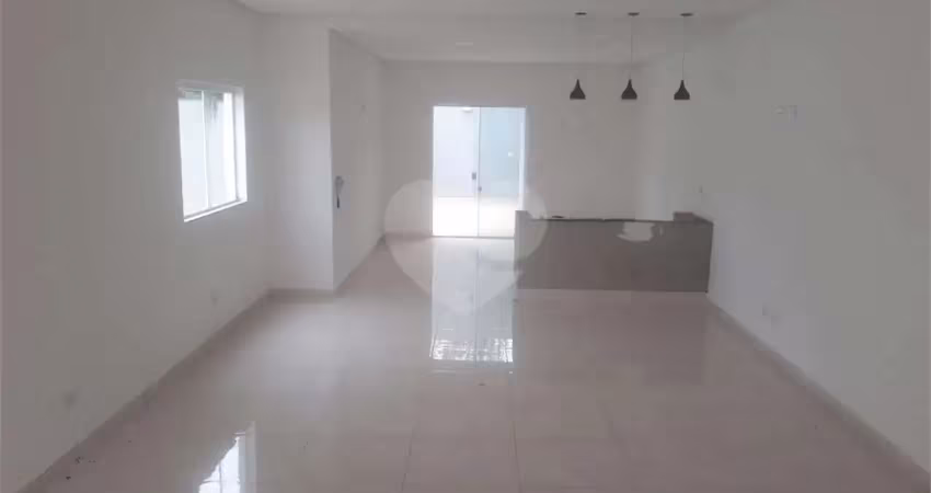 Sobrado com 3 quartos à venda em Jardim Vitória - SP