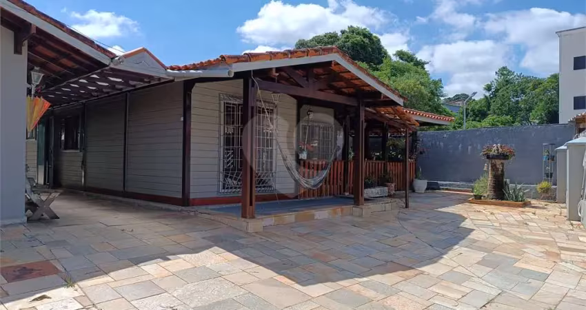 Casa com 5 quartos à venda na Doutor Durval Villaca, Jardim Villaça, São Roque