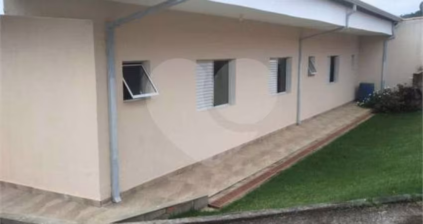 Chácara com 3 quartos à venda em Saboó - SP