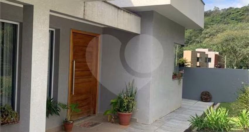 Sobrado com 3 quartos à venda em Taipas De Pedras (mailasqui) - SP