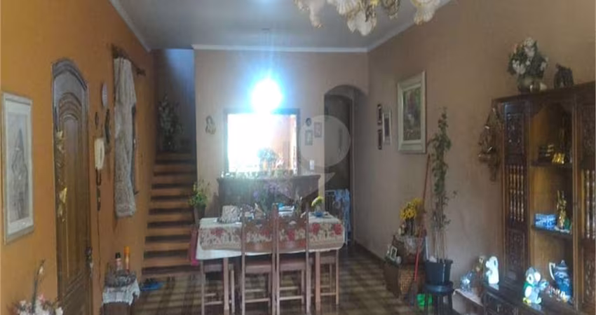 Casa com 4 quartos à venda em Jardim Pinheiros - SP
