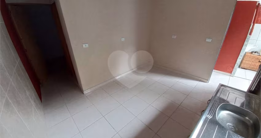 Apartamento com 1 quartos para locação em Parque Regina - SP