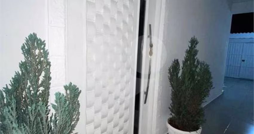 Sobrado com 3 quartos à venda em Jardim Estela Mari - SP
