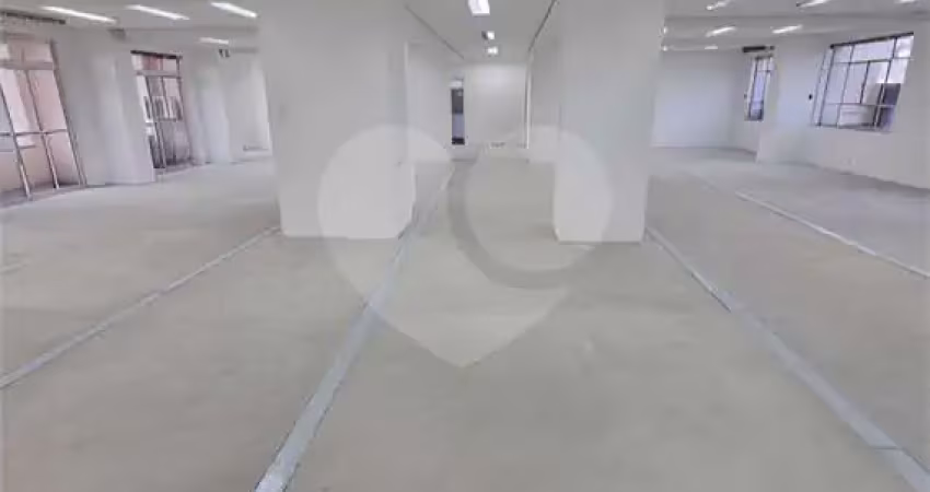 Sala comercial para alugar na Rua Líbero Badaró, Centro, São Paulo