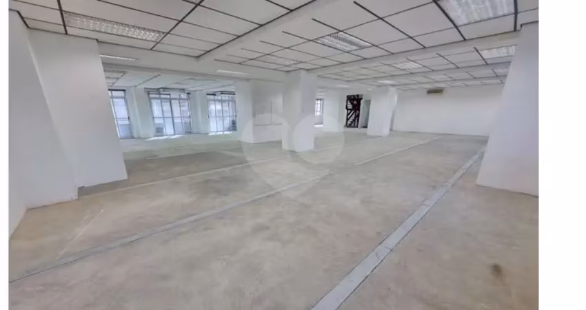 Sala comercial para alugar na Rua Líbero Badaró, Centro, São Paulo