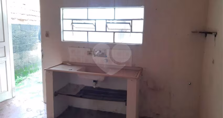 Condomínio com 1 quartos para locação em Jardim Oliveiras - SP