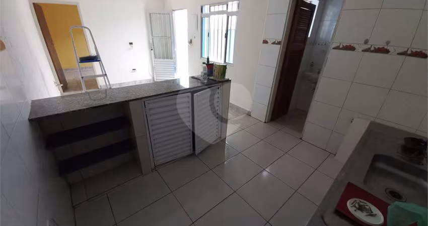 Casa de vila com 1 quartos para locação em Jardim Nadir - SP