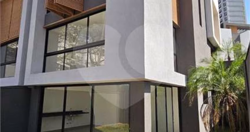 Condomínio com 4 quartos à venda em Jardim Panorama - SP
