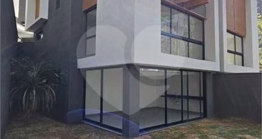 Condomínio com 4 quartos à venda em Jardim Panorama - SP