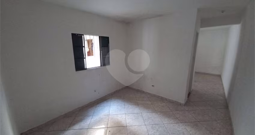 Casa de vila com 1 quartos para locação em Jardim Mitsutani - SP
