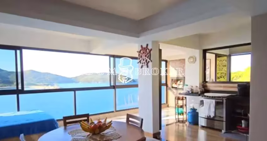 ESPETACULAR PROPRIEDADE COM ACESSO PRIVATIVO &#192; PRAIA DO PONTAL EM ARRAIAL DO CABO