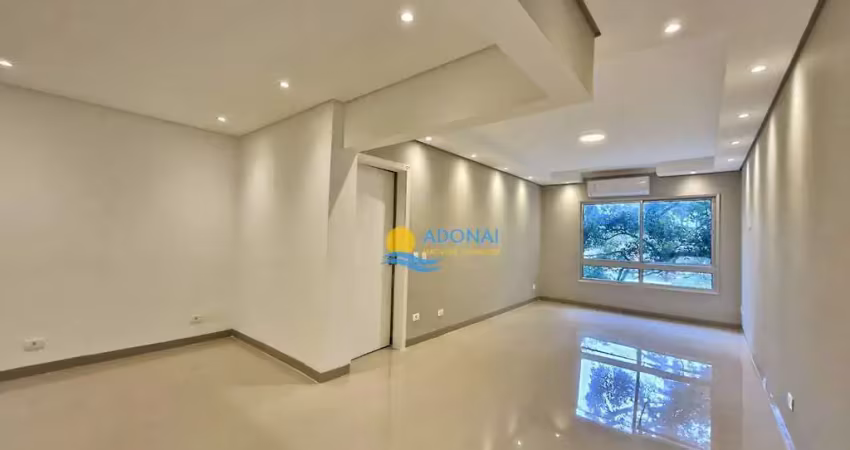 Apartamento reformado à venda com lazer completo e 2 vagas de garagem na praia das astúrias - guarujá/sp