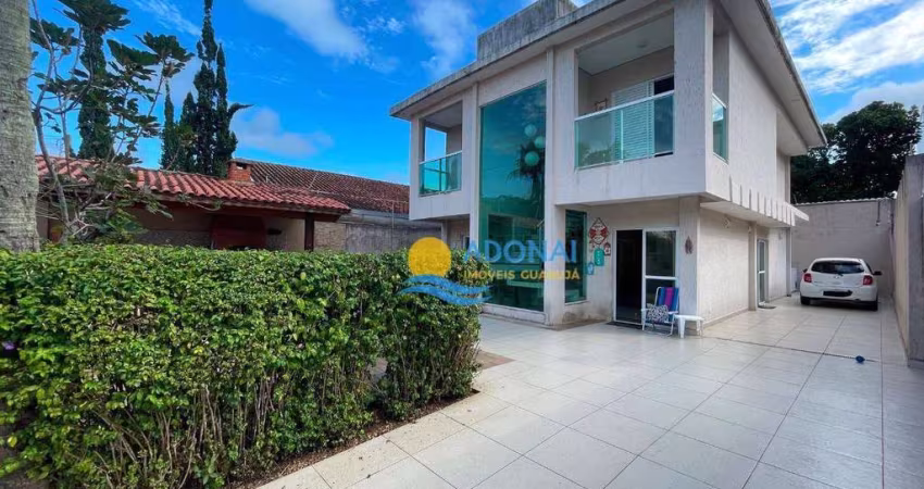 Enseada Belíssimo sobrado com espaço gourmet. 150 metros do mar
