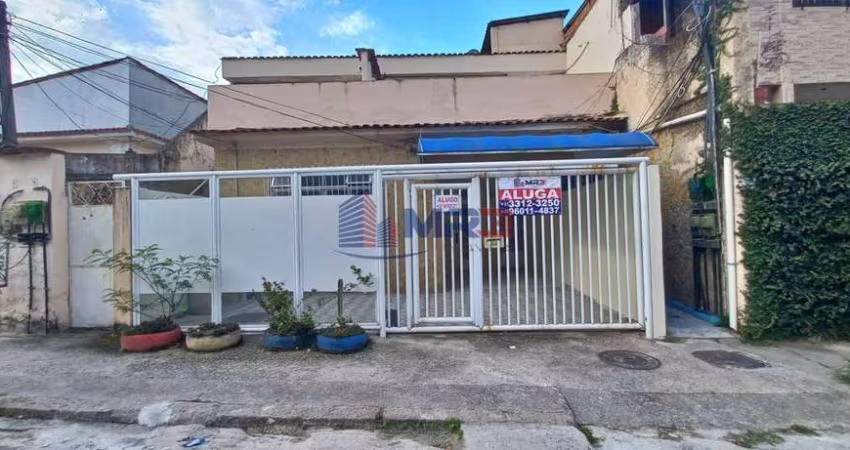 Casa com 1 quarto para alugar na Rua Moravia, 240, Cocotá, Rio de Janeiro