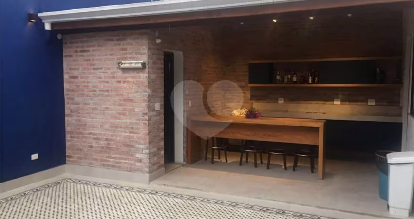 Casa/Sobrado a venda Com 3 dormitórios, 1 suíte, 4 banheiros e 2 vagas Vila Mascote SP