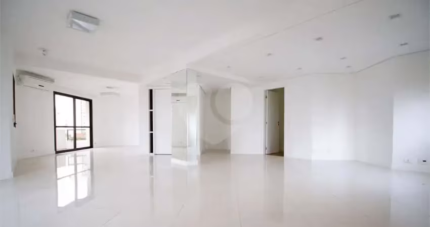 APARTAMENTO PARA VENDA OU LOCAÇÃO COM 230M², 03 DORMITÓRIOS, 03 SUÍTES, 04 VAGAS NA CHÁCARA KLABIN