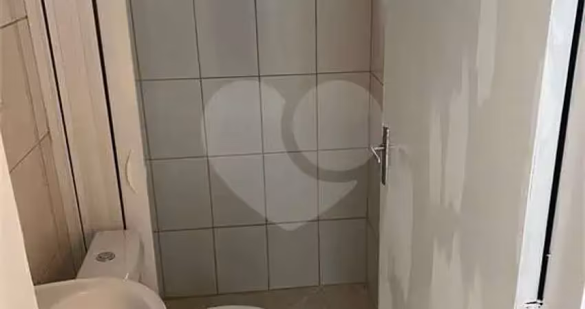 Sala comercial com 55m² 01 banheiro no ipiranga para locação
