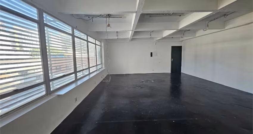 Sala Comercial e 2 banheiros à Venda 69 m²  Itaim Bibi, São Paulo