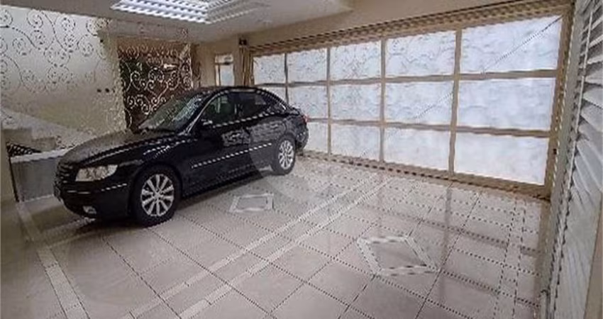 Sobrado de alto padrão com 4 Quartos e 5 banheiros à Venda, 344 m²- Pacaembu, São Paulo - SP