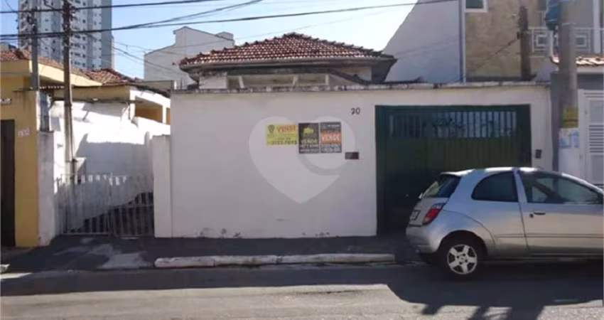 Casa com 3 Quartos e 3 banheiros à Venda, 400 m²- Saúde, São Paulo - SP