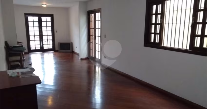 Sobrado á venda com 200m² - Bosque da Saúde, São Paulo