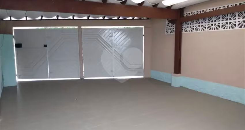 Casa térrea com 2 dormitórios 2 vagas para locação na vila campo grande