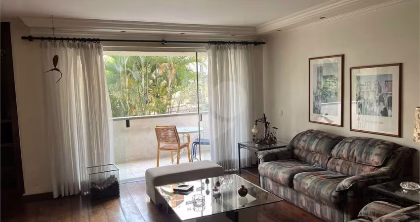 Apartamento á venda no Brooklin de 206m² 3 dormitórios 2 suítes 4 banheiros e 2 vagas