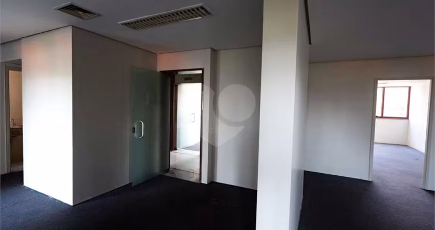 Sala Comercial para Locação 65,5m²  Real Parque São Paulo, SP