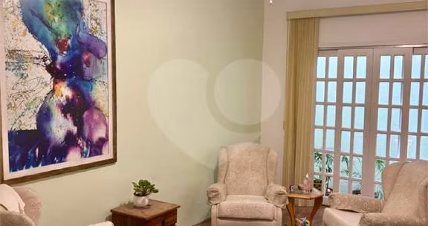 Casa à Venda com 4 Dormitórios e 3 Banheiros – 185 m² – Vila Mariana, São Paulo/SP