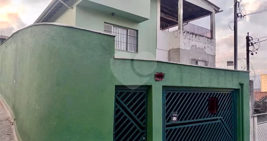 Casa Sobrado à Venda na Vila Campestre – 137m², 4 Dormitórios, Quintal e Edícula!