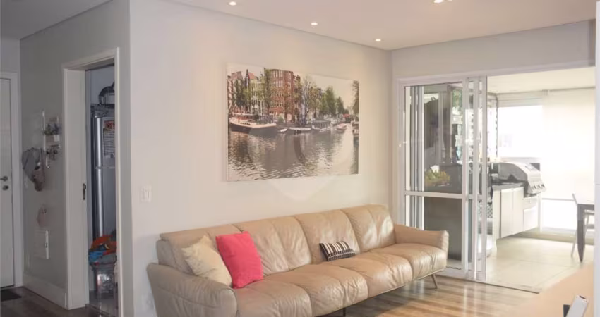 Apartamento de 111m² na Aclimação.
