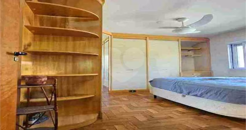 Apartamento á venda, com 2 dormitórios na Vila Mariana
