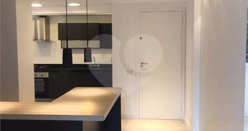 90 m2 no melhor do Itaim - totalmente reformado e modernizado perto de tudo .