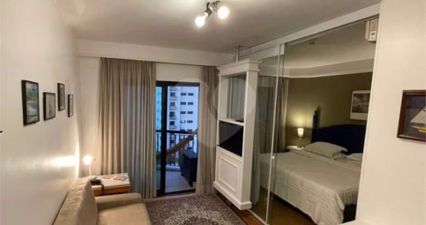 Lindo Flat com sacada em Moema