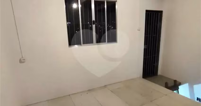 VENDA DE DUAS CASAS SOMANDO 235M² DE ÁREA CONSTRUÍDA NO CAMPO GRANDE