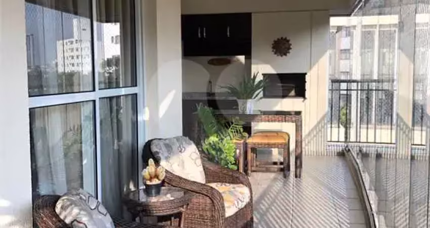 Apartamento de 176 m2 com 4 dormitórios  sendo 3 suítes com 3 vagsa Condomínio La Dolce Vita Avenida Lacerda Franco ,Cambuci -São Paulo