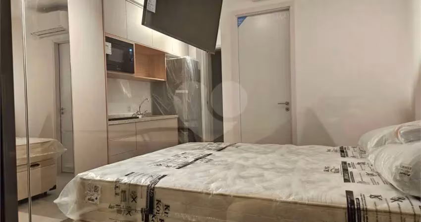 Totalmente mobiliado com ar condicionado, geladeira, cocktop, microondas, armários, cama, televisão