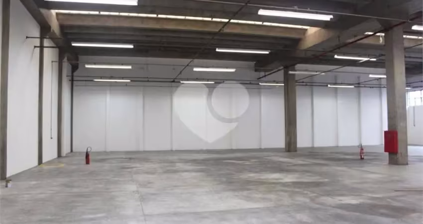 Galpão na lapa para locação  com  o total de 1.400 m2 sendo 800m2 galpão e 600m2 de pátio.