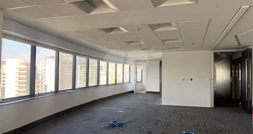 Sala comercial de 300m² com direito a 10 vagas na vila nova conceição