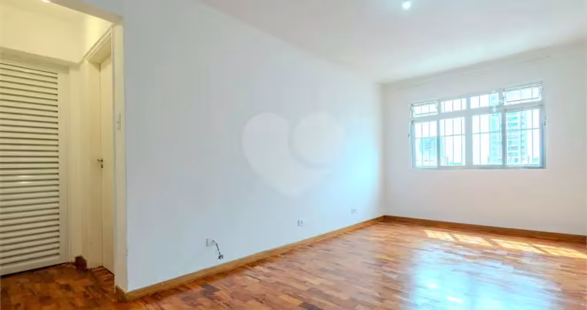 Apartamento na aclimação para locação com 01 dormitório, reformado.