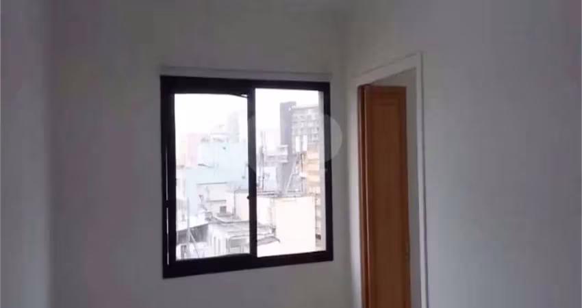Apartamento com 01 dormitório em prédio com lazer completo na republica para locação.