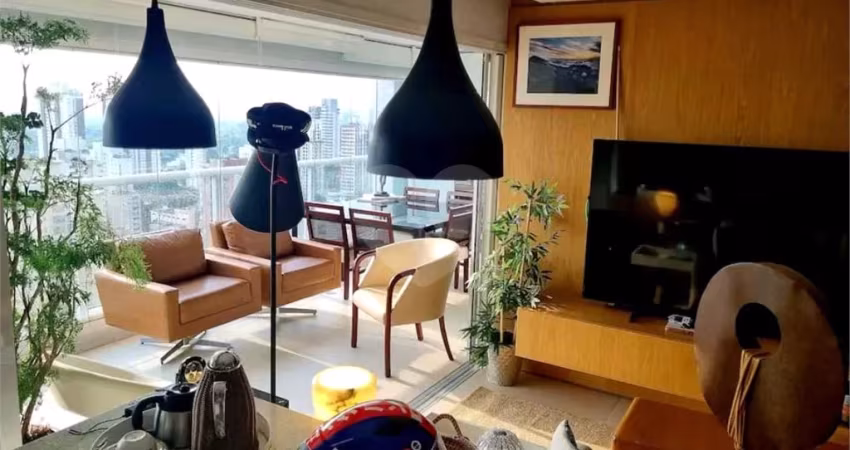 Apartamento à venda no bairro de Pinheiros.