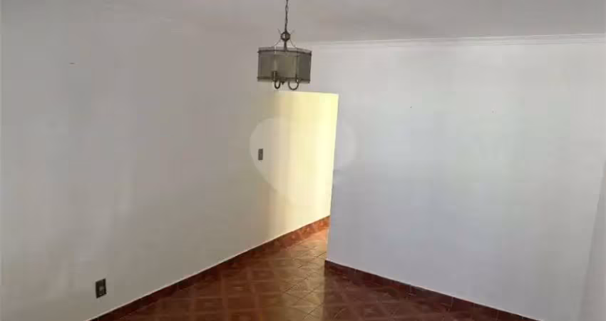 Casa com 3 quartos à venda na Rua Monsenhor Castro Nery, Parque Maria Domitila, São Paulo