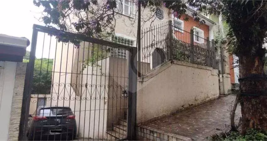 Casa com 3 quartos para alugar na Rua Iperoig, Perdizes, São Paulo